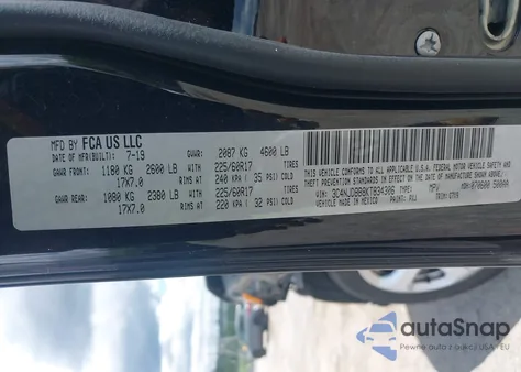 2019 Jeep Compass Latitude 4X4 z USA, uszkodzony, nr VIN 3C4NJDBB8KT834306